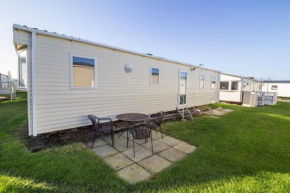 Lovely caravan nearby Scratby beach in Norfolk ref 50065E